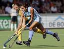 Imparable. Cuando encara con pelota dominada, es muy dificil detenerla