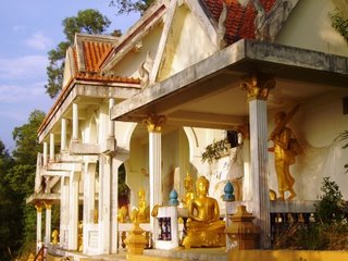 Buddhas around Koh Sirey Temple