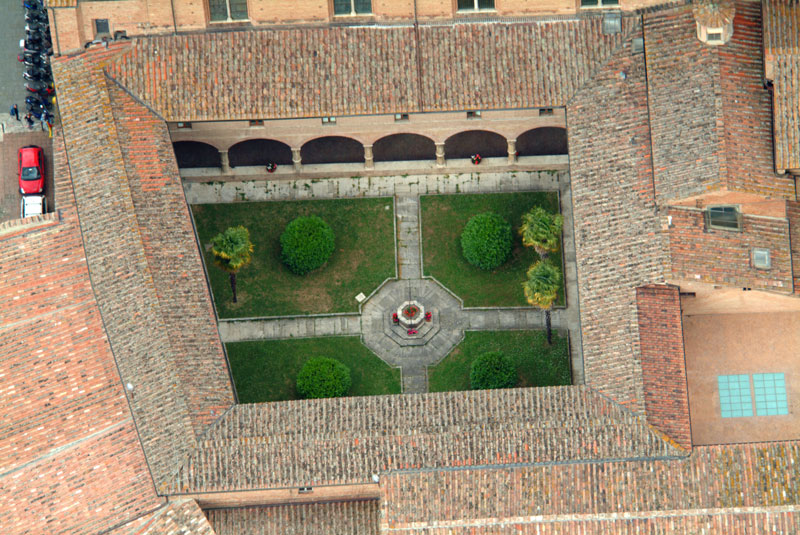 Cloister, Siena