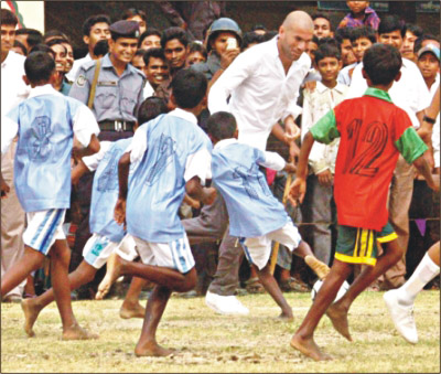 Zidane, do you remember tearing your pants in Bangladesh