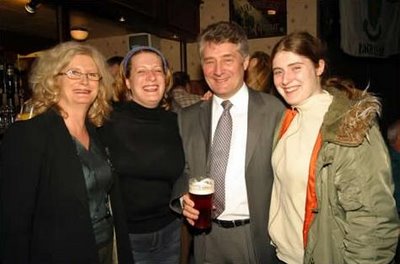 Tony Lloyd enjoys a pint with Mancunian students