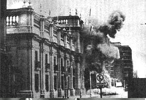 Pinochet bombs the Presidential Palace