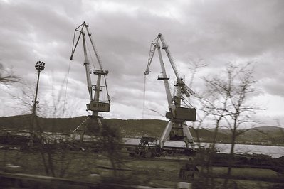 dobreta-turnu-severin, roumanie, le danube, les grues