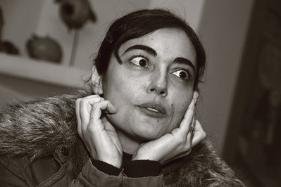 portrait de femme, Retrato de una mujer, woman portrait, photo dominique houcmant, goldo graphisme