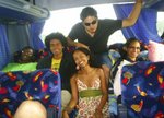 O Diogo, Eu(quase dormindo), a Carliane e o Neto no bus da UFG indo pro Rio de Janeiro