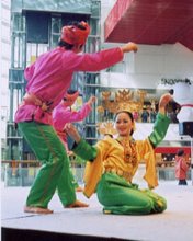 dance tradisional sabah