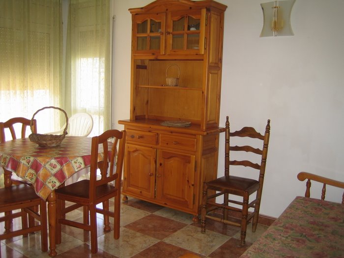 Comedor con sofá cama