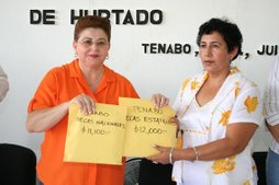 Entrega Carmita Montero de Hurtado apoyos para Tenabo