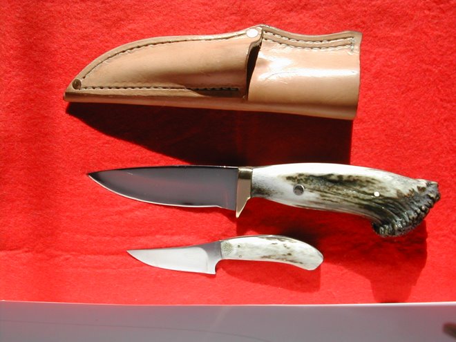 DROP POINT HUNTER WITH CAPING KNIFE COMBINATION SET