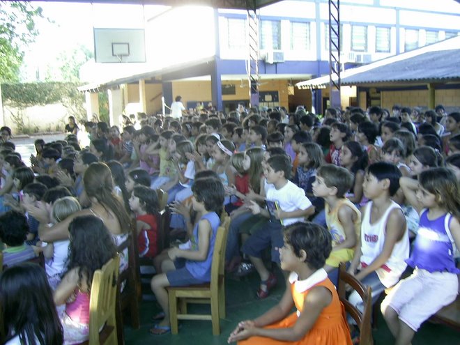 Espetáculo na escola Livre Porto - Cuiabá