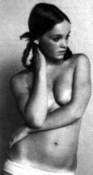 Nude Pics Of Joan Baez