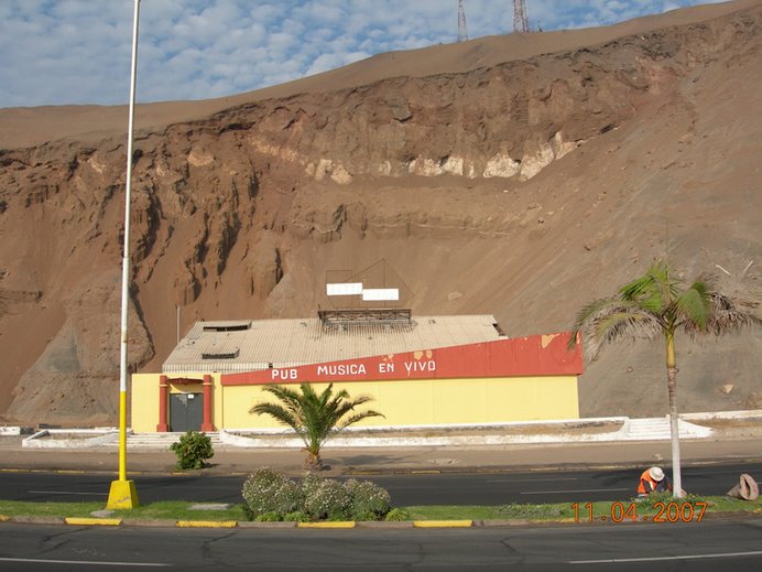 Arica - building near hotel