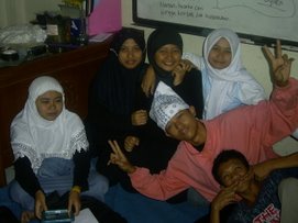 aku bersama dengan teman teman ku