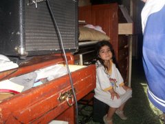 La Carlita viendo un ensayo