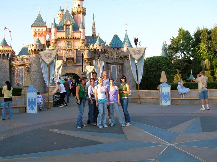 Disneyland Oct06 - our 1st family trip