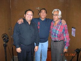 Renzo Gil y los maestros Pepe Villalobos y César Silva