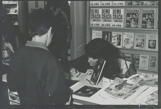 Feria del Libro. "Orillas del Mundo". Año 1996.