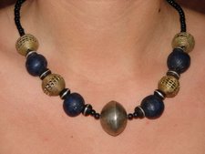 collier perles de verre et métal