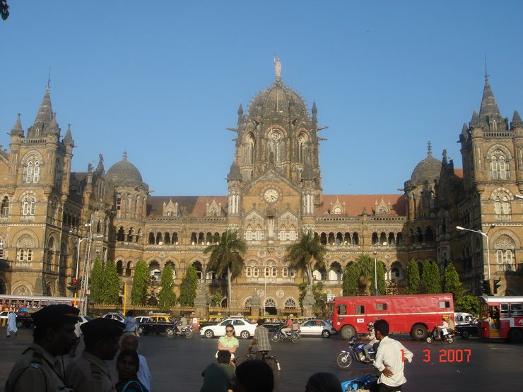 Mumbai, Victoria station