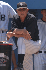 Dirtbags coach Mike Weathers