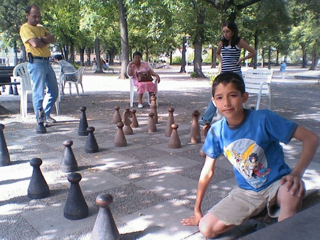 Jugando un ajedrez gigante en Zurich Suiza
