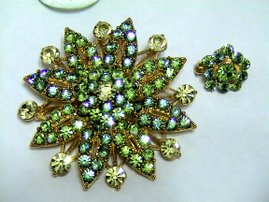flower star gold & light green  Harga : RM45.90  Size: 5cmX5cm