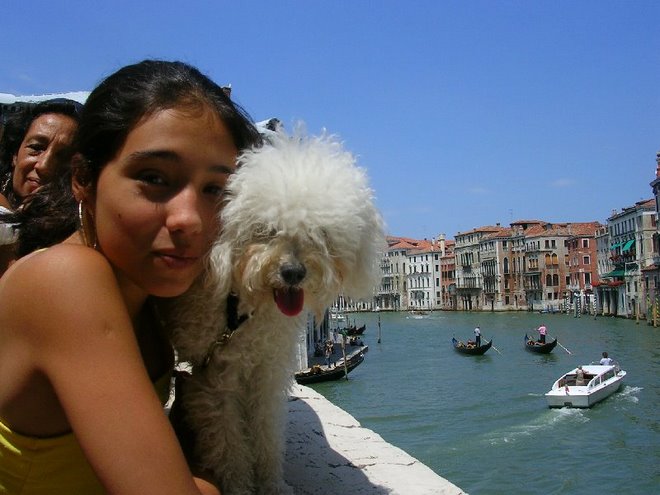 Con canelita en Venecia, Italia