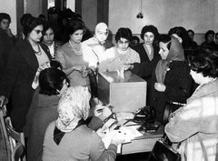 نساء سوريات تشاركن في الانتخابات البرلمانية عام 1961