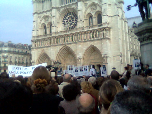 اعتصام في باريس للتنديد باغتيال الصحفية آنا بوليتسكايا