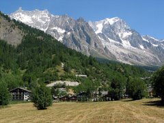 Courmayeur et le massif du Mont-Blanc