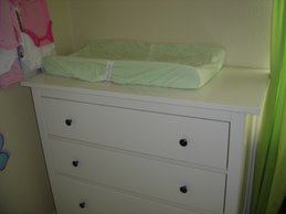 Changing table and chest of drawers
