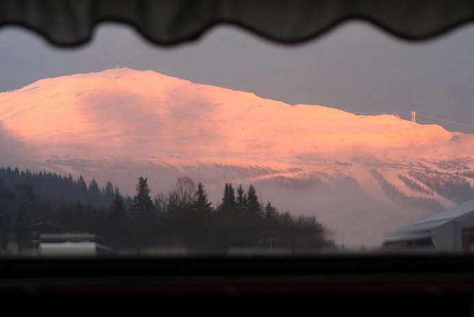 Utsikten från husvagnens panoramafönster