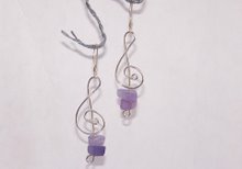 Treble cleft with Amethyst