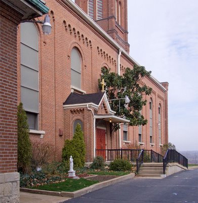 Saint Francis Borgia Church in Washington, MIssouri - view of side