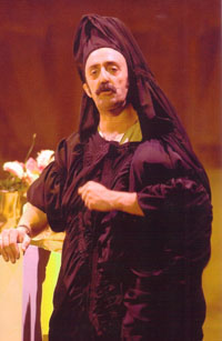 Santi Rodríguez durante la representación de 'Ave Sosia'