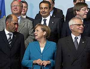 La típica foto que se hacen los líderes europeos después de las clásicas cumbres que no sirven para nada