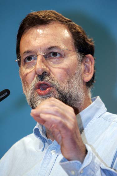 Después del ridículo en el Debate sobre el Estado de la Nación y la presión del ala dura del PP, Rajoy se lanza a la radicalidad para seguir teniendo presencia en el partido