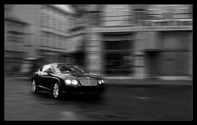 Bentley Continental GT, 0-100km/h - 4,7sek, max 322km/h