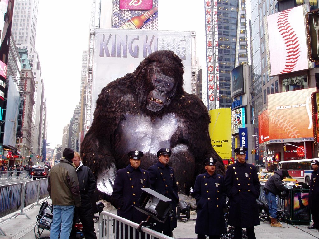 Кинг конг как разновидность обезьяны. Кинг Конг в Нью-Йорке. Кинг Конг в реальности. Кинг Конг в реальной жизни. Гигантопитеки Кинг Конг.