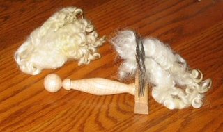 Comb charged with Leicester Longwool.