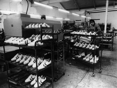 definitive Skyldfølelse Inspiration First Pullover: hummel vintage football boot production pics