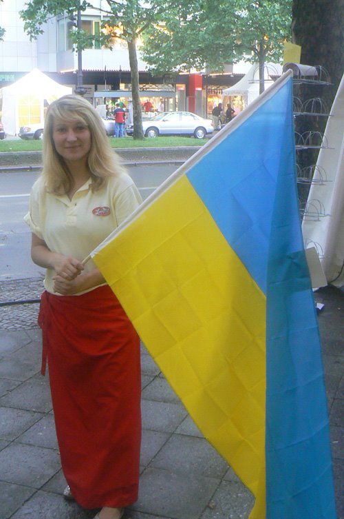 Ukrainian girl flies the flag