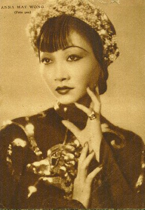 Women Beauty From Around The World In 100-Year-Old Postcards