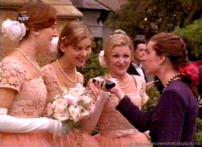 Muriel's Wedding (1994) .