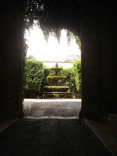 Palazzo Taverna: 16C fountain