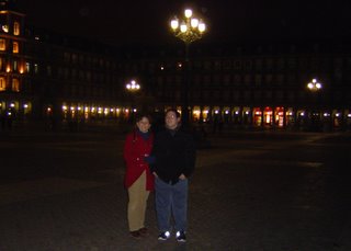Jimmy-Joe y Mayté en la Plaza Mayor