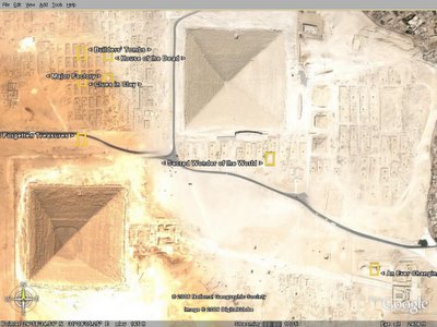 이집트의 피라미드들과 스핑크스의 인공위성 사진