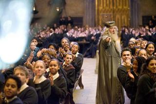 Dumbledore entreteniendo a los niños