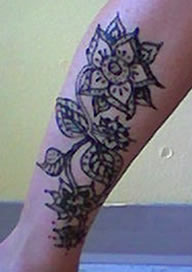 henna tattoo for the leg