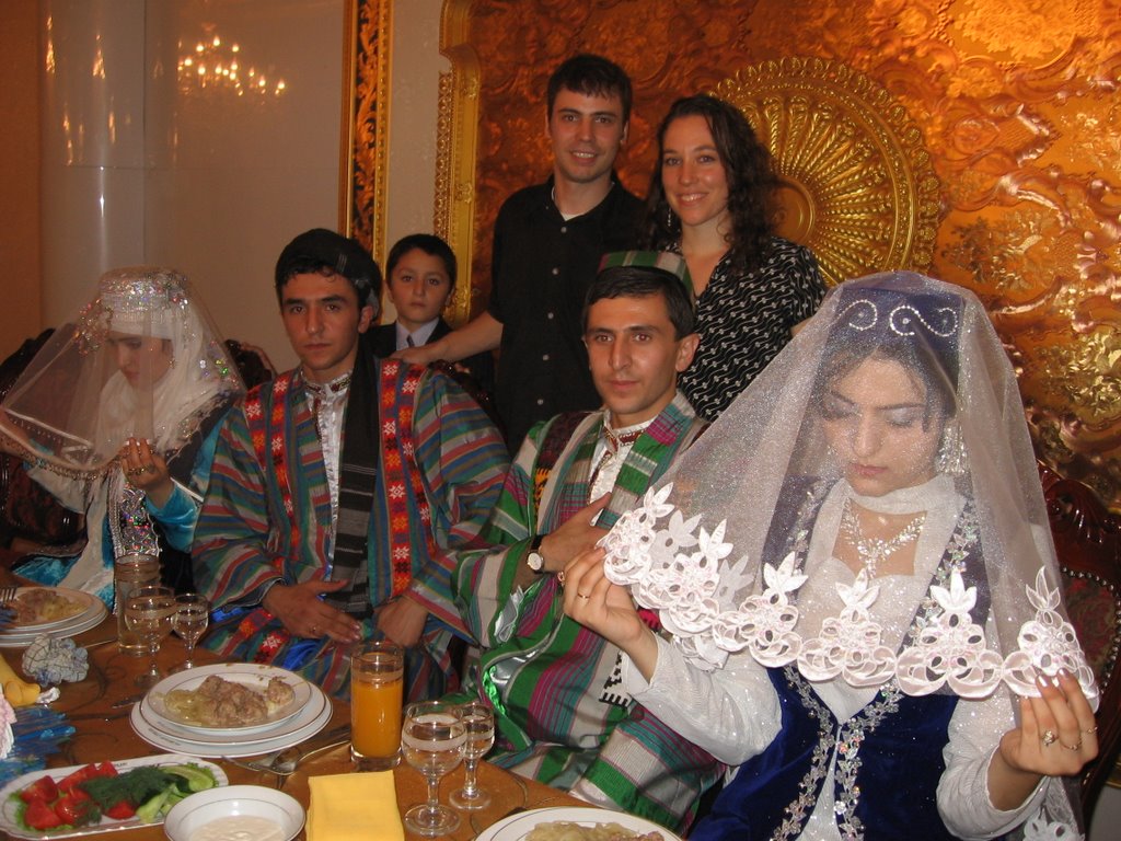 Без на таджикском. Свадьба таджиков. Таджичка свадьба. Брак с таджичкой. Таджикская свадьба обычаи.